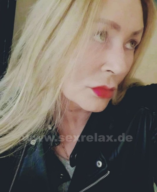 Mollige Hausfrau Sunshine (Erftstadt)